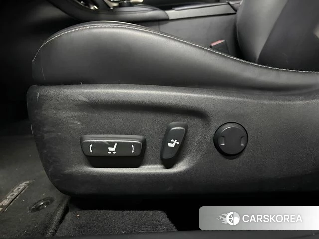 Lexus CT200h id 3905972 из Кореи 8