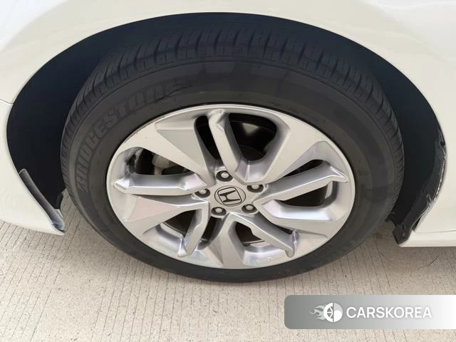 Honda Accord id 4241299 из Китая 8