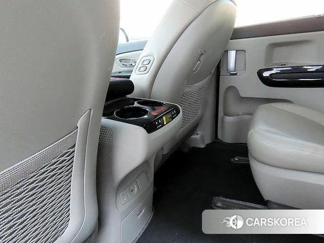 Kia The New Carnival id 4543211 из Кореи 8