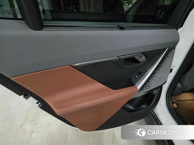 BMW 5 Series (G60) id 3952659 из Кореи 8