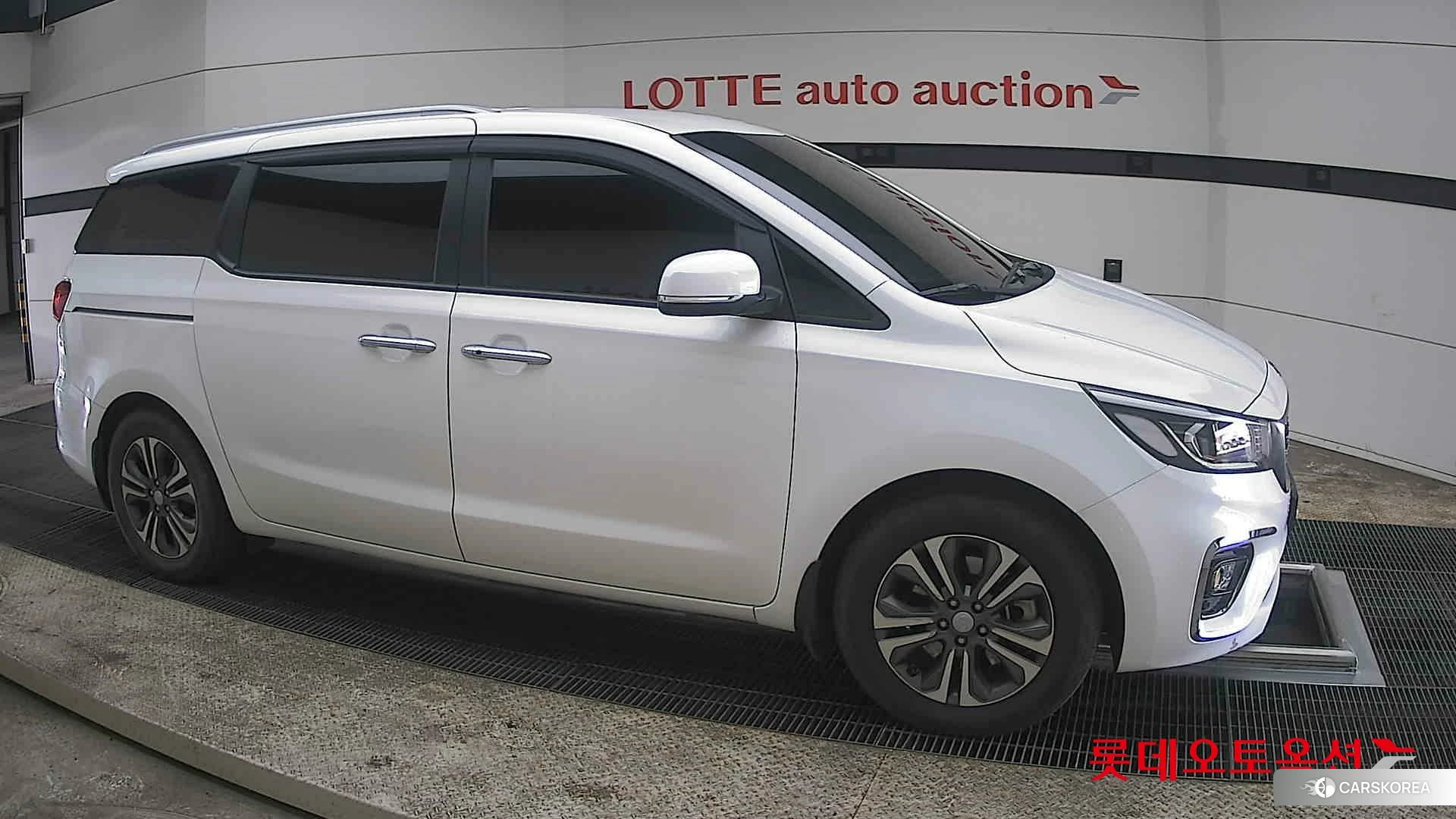 Kia Carnival id 3869441 из Кореи 8