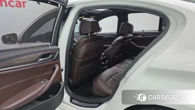 BMW 5 Series (G30) id 3514588 из Кореи 8