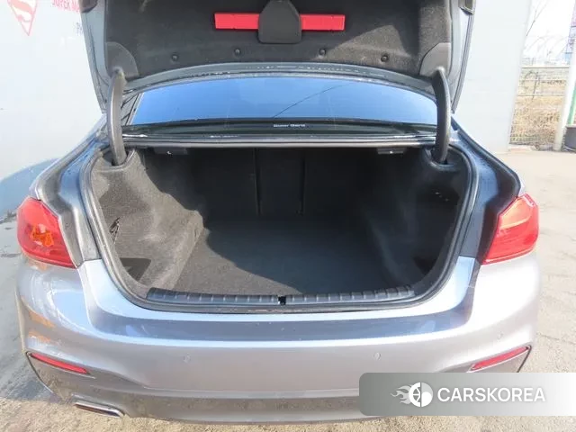 BMW 5 Series (G30) id 3765976 из Кореи 8