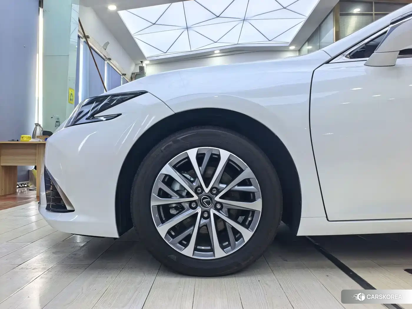 Lexus ES id 4634736 из Китая 8