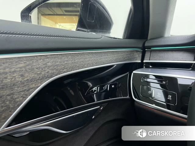Audi A8 id 4261834 из Китая 8