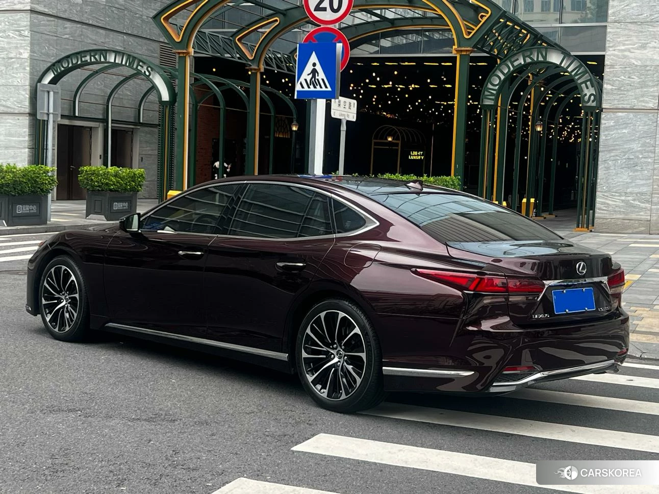 Lexus LS id 4441247 из Китая 8
