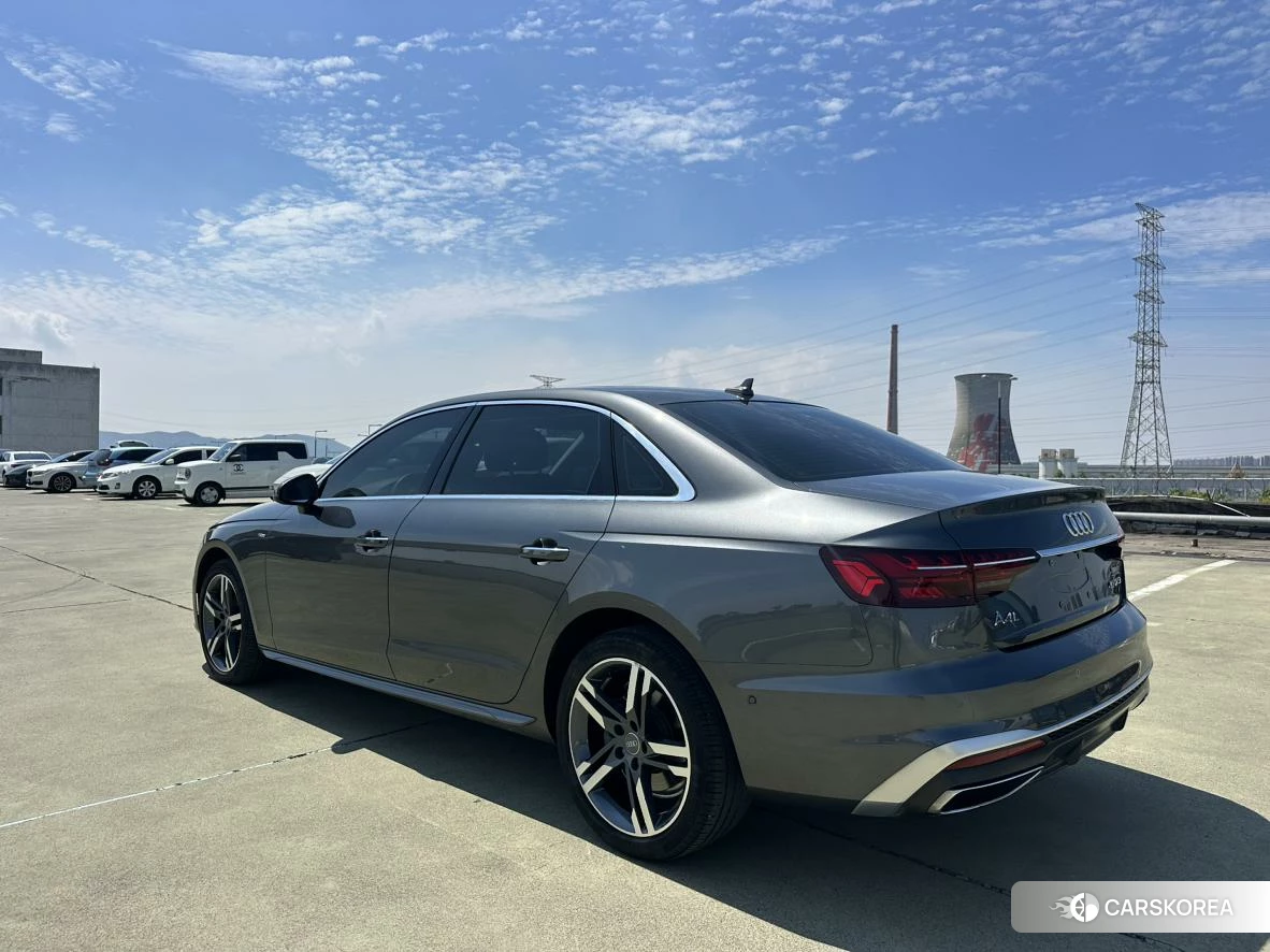 Audi A4L id 4454231 из Китая 8