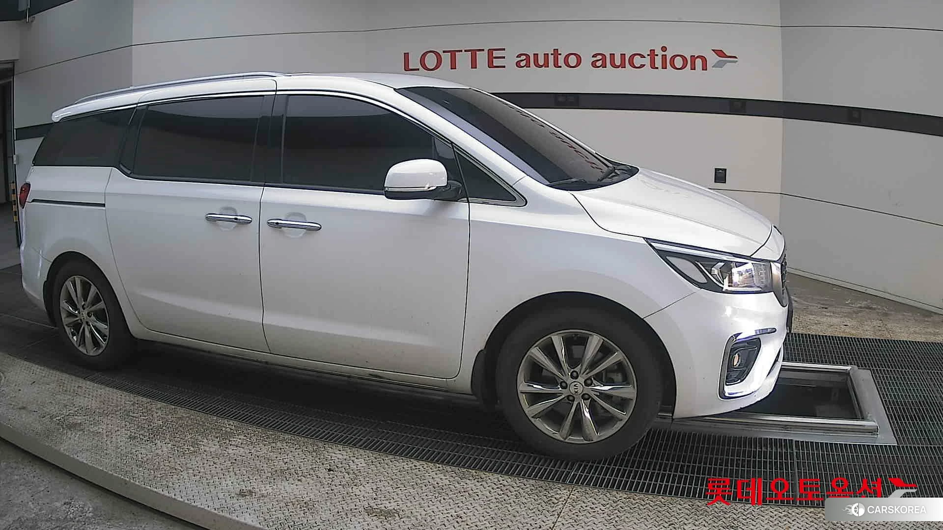 Kia Carnival id 3888409 из Кореи 8