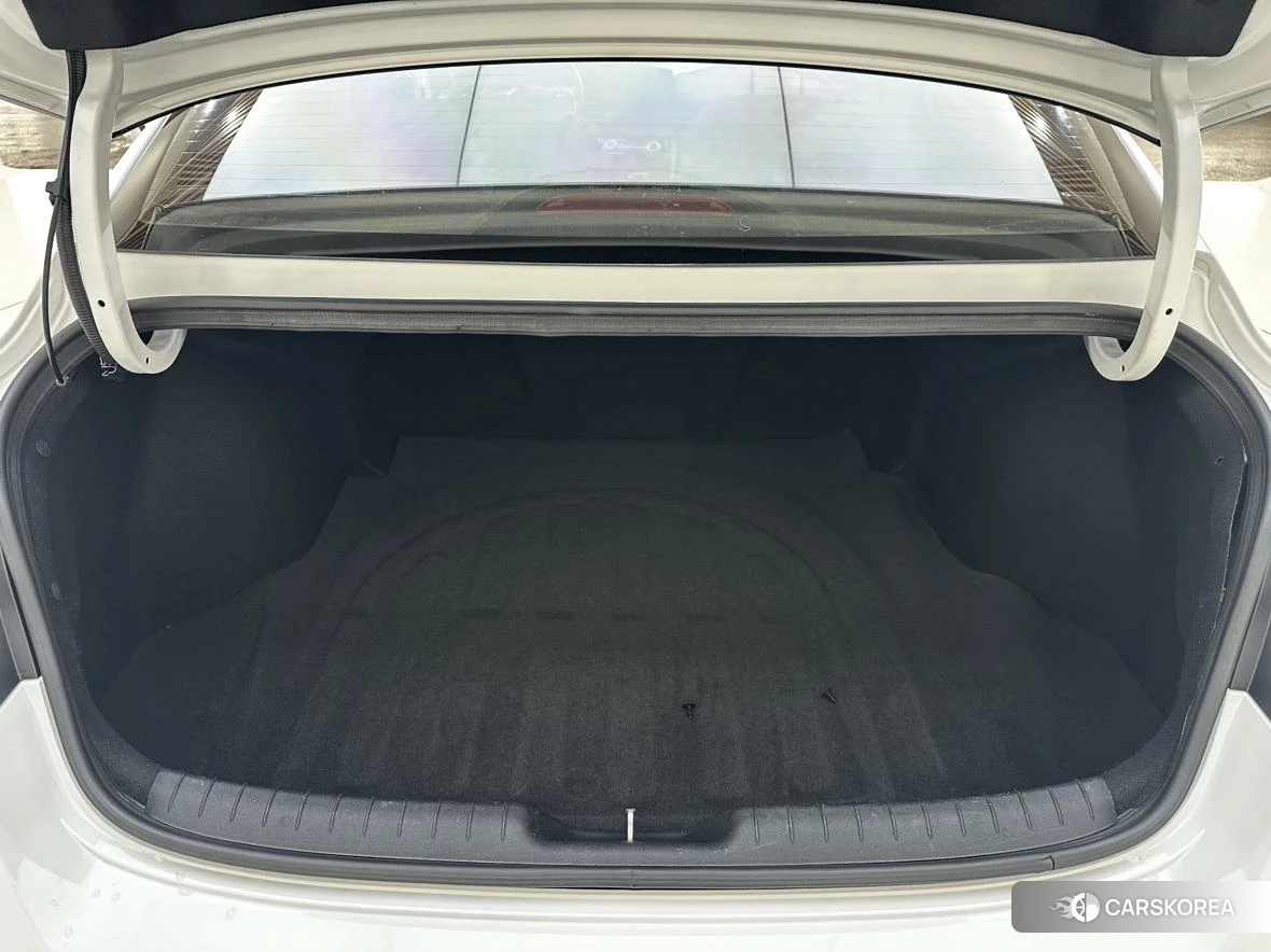 Hyundai Elantra id 4504878 из Китая 8