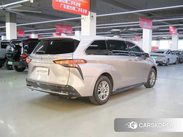 Toyota Saina id 4290601 из Китая 8