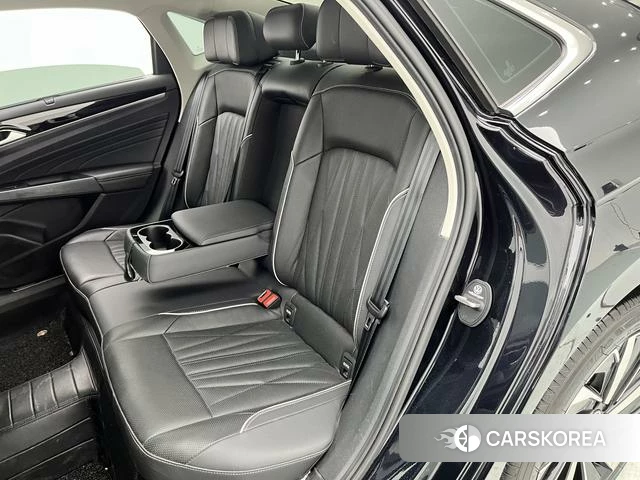 Volkswagen Passat id 4335865 из Китая 8