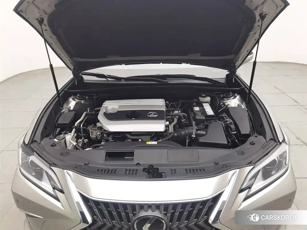 Lexus ES id 4628176 из Китая 8