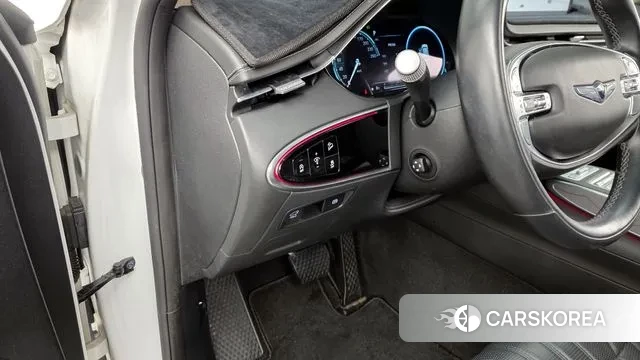 Genesis GV70 id 3635100 из Кореи 8