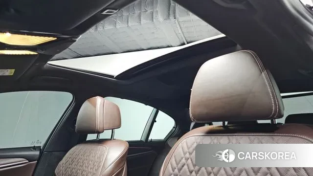 BMW 5 Series (G30) id 3374023 из Кореи 8