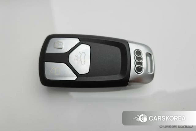 Audi A4L id 4334867 из Китая 8