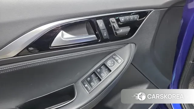 Infiniti Q30 id 3656336 из Кореи 8