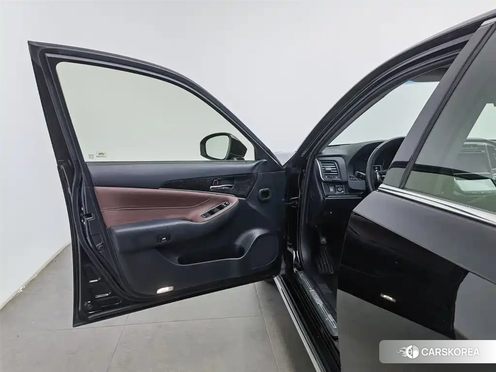 Toyota Crown id 4576808 из Китая 8