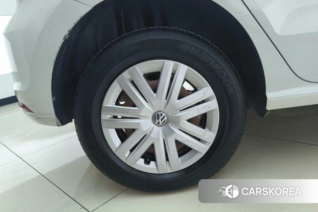 Volkswagen Polo id 4236802 из Китая 8