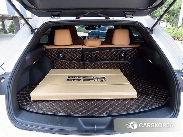 Lexus UX250h id 2978926 из Кореи 8