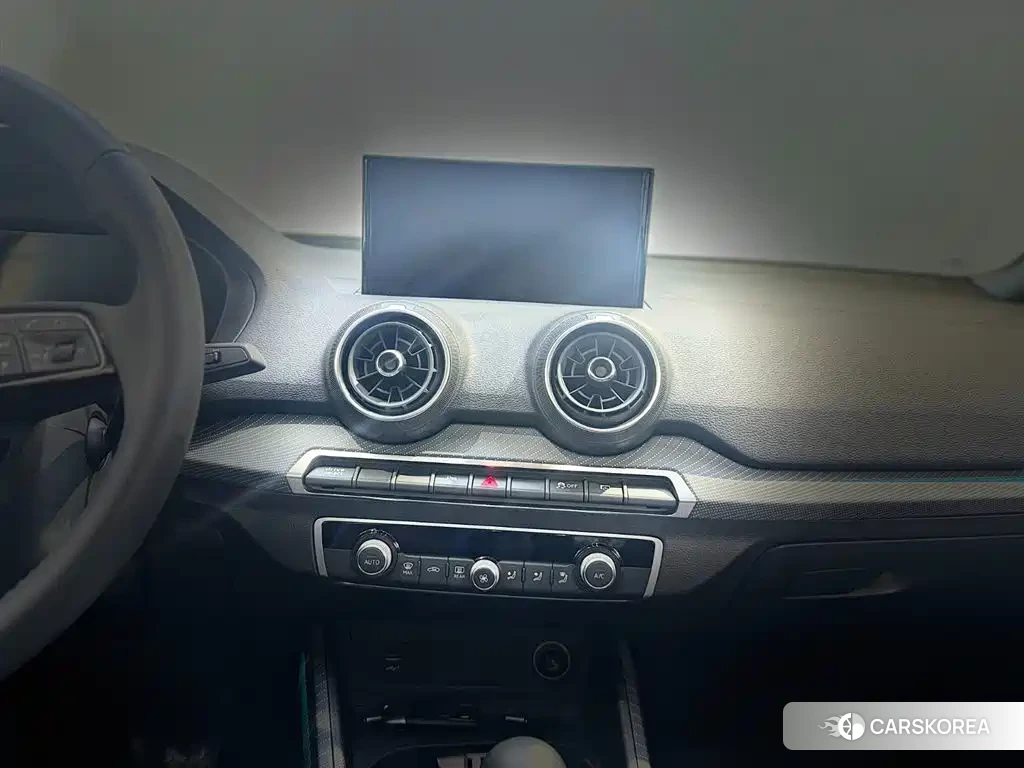 Audi Q2L id 4547438 из Китая 8