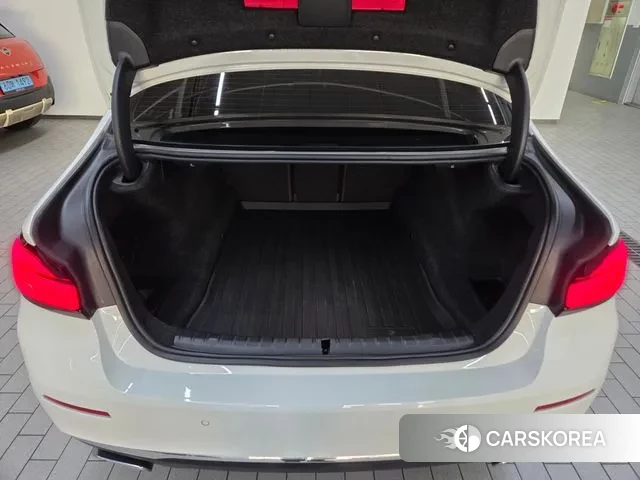 BMW 5 Series (G30) id 3562328 из Кореи 8