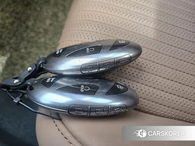 Hyundai Grandeur (GN7) id 3523719 из Кореи 8