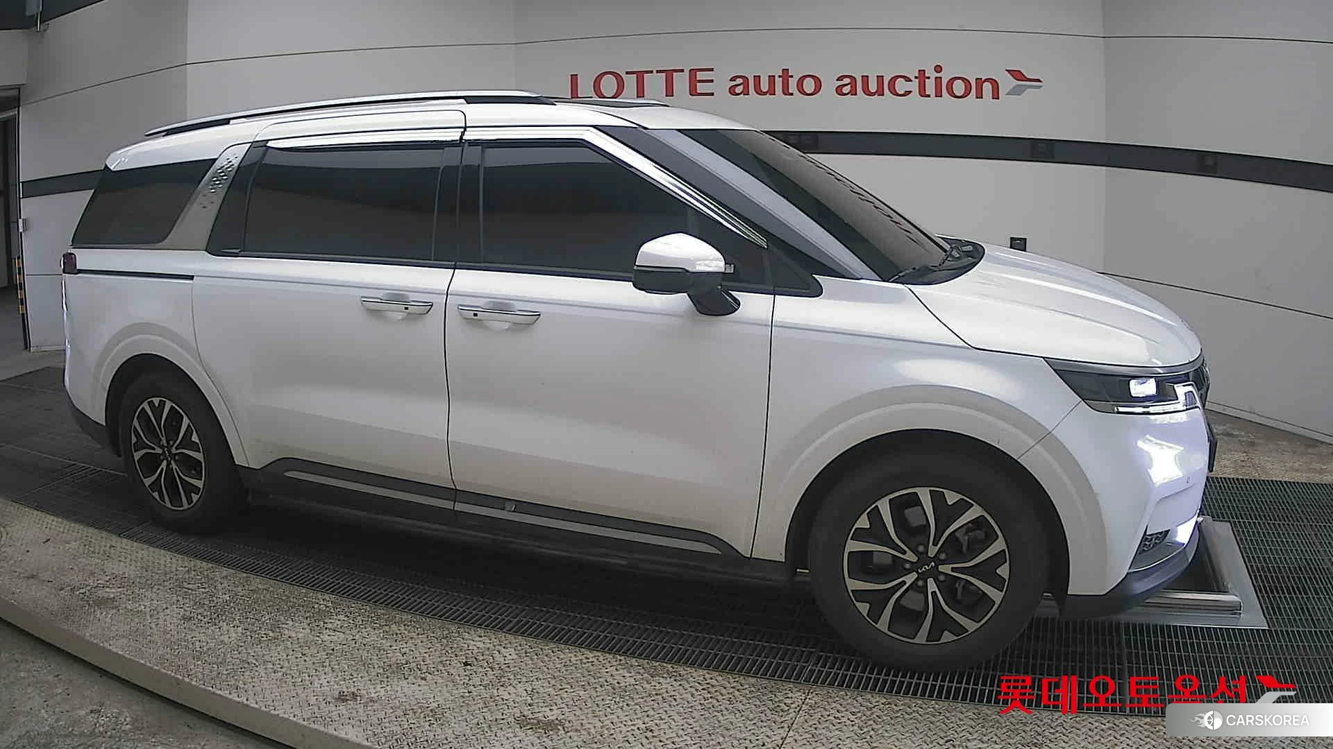 Kia Carnival id 3882082 из Кореи 8