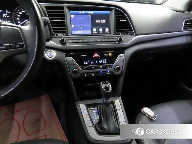 Hyundai Avante AD id 3982228 из Кореи 8