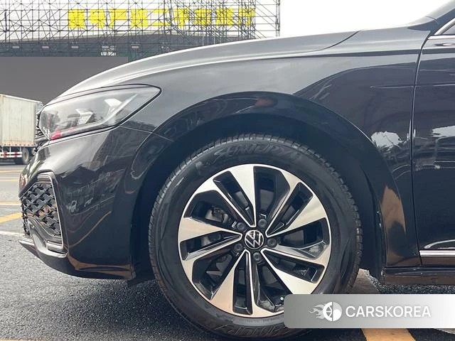 Volkswagen Passat id 4276569 из Китая 8