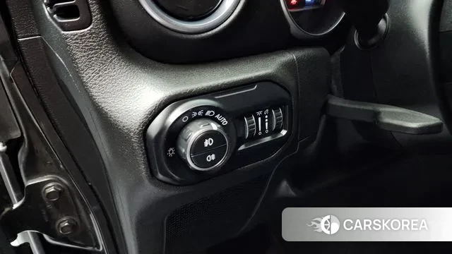 Jeep Wrangler (JL) id 2902971 из Кореи 8