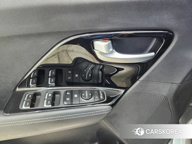Kia Niro id 4760420 из Кореи 8