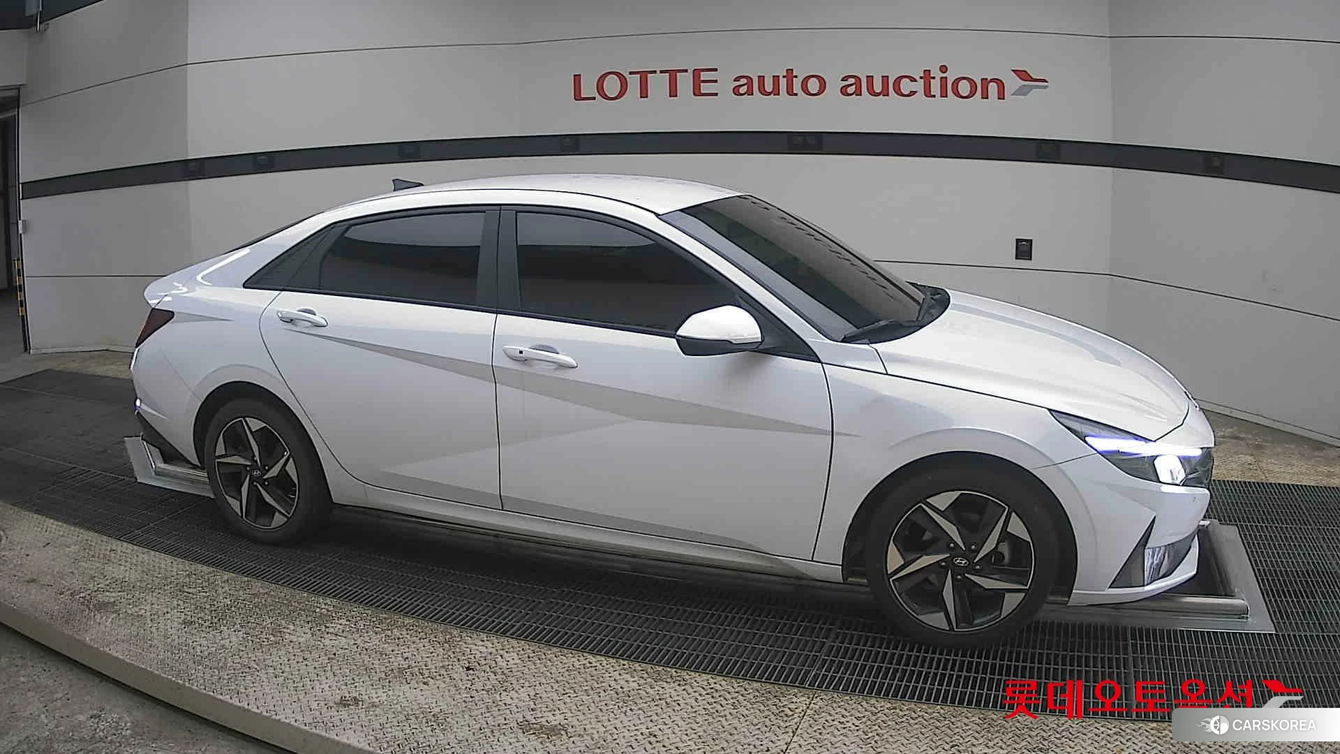 Hyundai Avante id 3888336 из Кореи 8