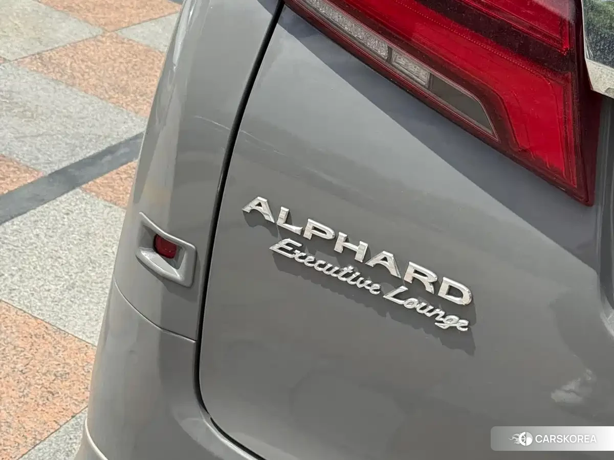 Toyota Elfa id 4679886 из Китая 8