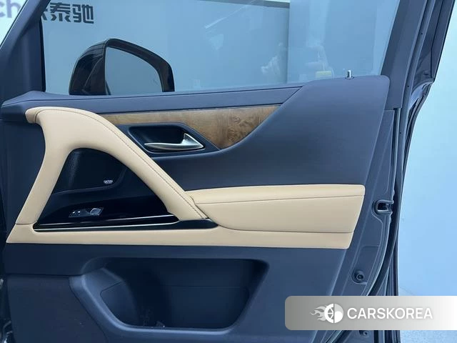 Lexus LX id 4258815 из Китая 8