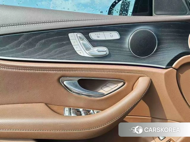 Mercedes-Benz E-class PHEV id 4236329 из Китая 8