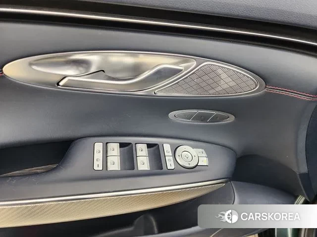 Genesis GV70 id 3448524 из Кореи 8