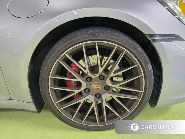 Porsche 911(992) id 4518856 из Кореи 8