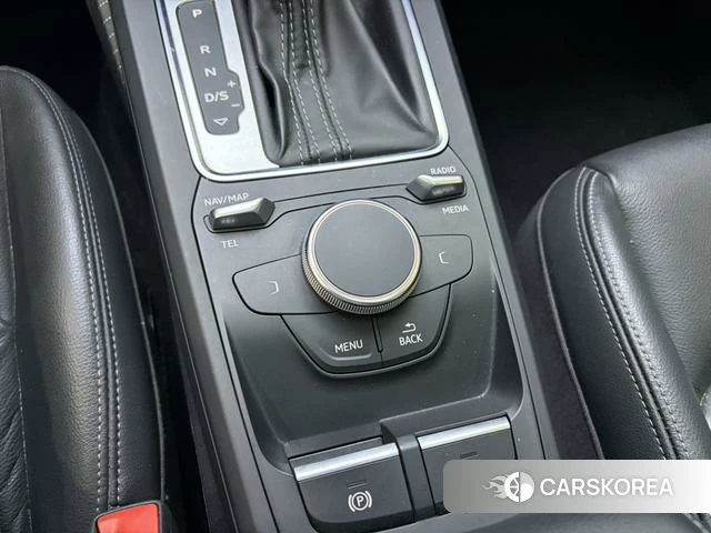 Audi Q2L id 4290737 из Китая 8