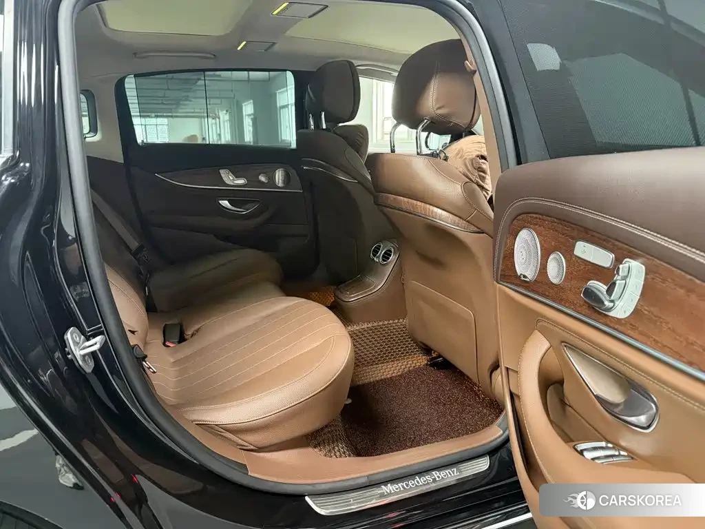 Mercedes-Benz E-Class id 4649298 из Китая 8