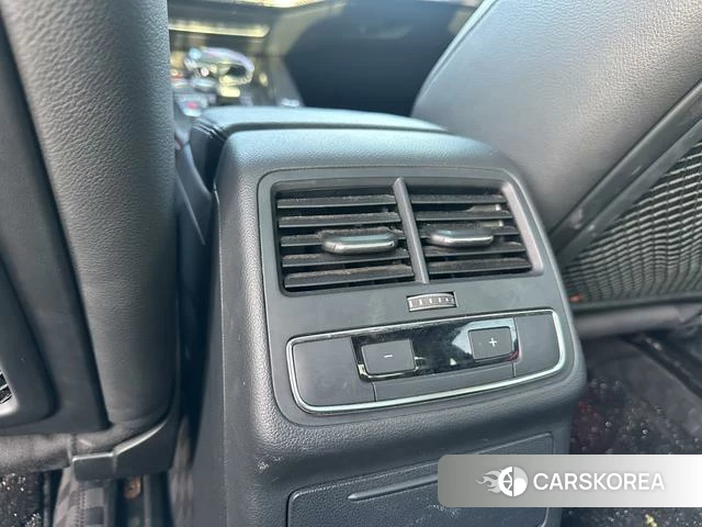 Audi A4L id 4260814 из Китая 8