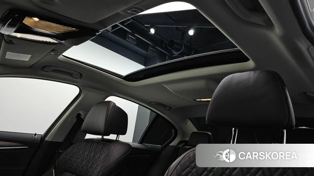 BMW 5 Series (G30) id 3843142 из Кореи 8