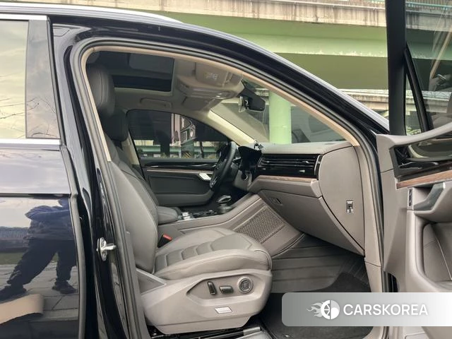 Volkswagen Touareg id 4277179 из Китая 8