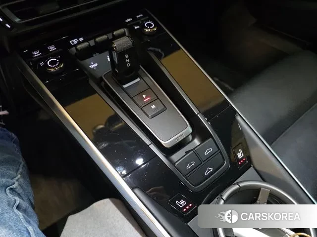 Porsche 911(992) id 3587965 из Кореи 8