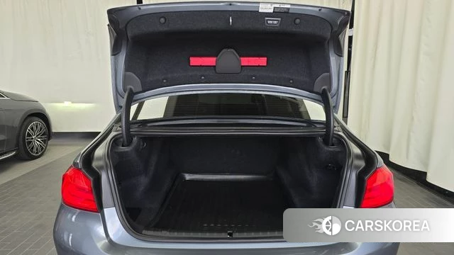 BMW 5 Series (G30) id 4882477 из Кореи 8