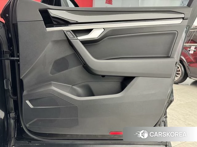 Volkswagen Touareg id 4297639 из Китая 8