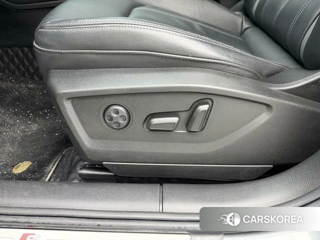 Audi Q2L id 4353438 из Китая 8