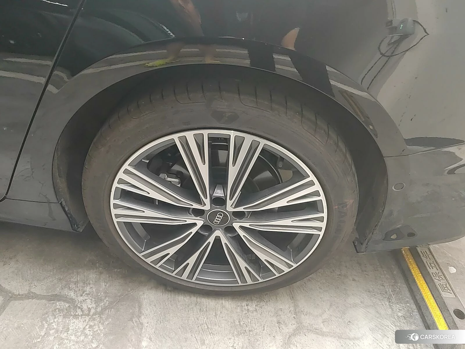 Audi A6L id 4479342 из Китая 8