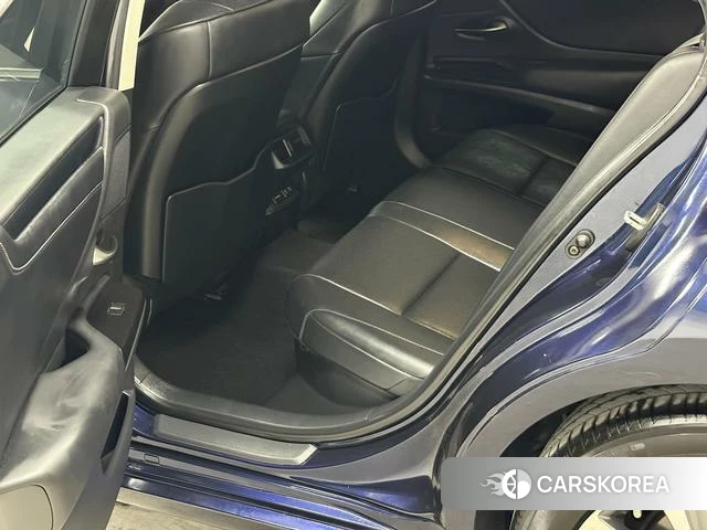 Lexus ES id 4261278 из Китая 8