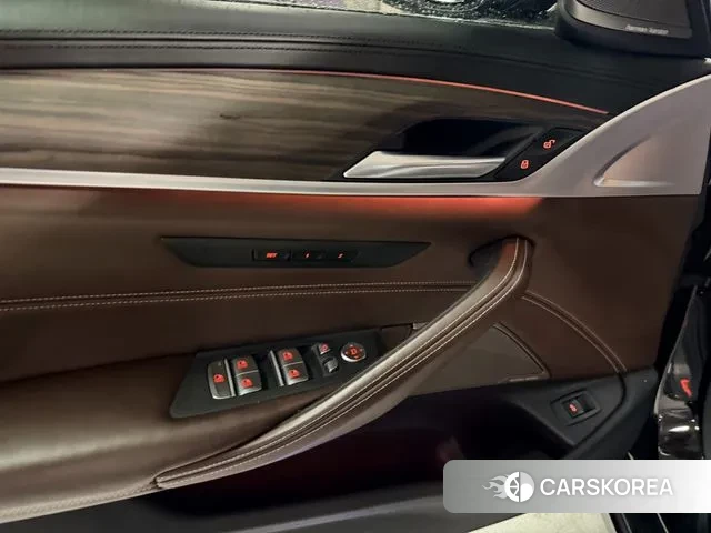 BMW 5 Series (G30) id 3484299 из Кореи 8