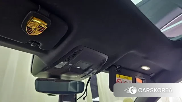 Porsche Taycan id 2999421 из Кореи 8